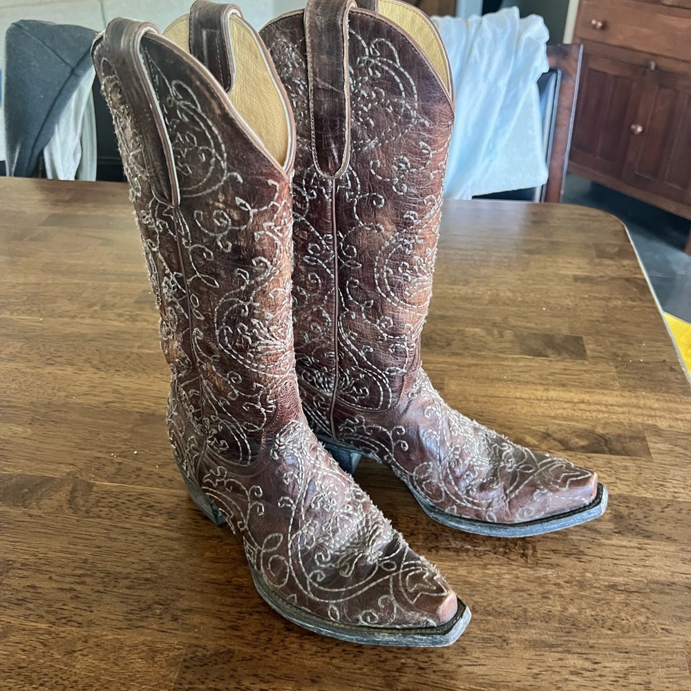 Brown Embroidered Women's Cowboy Boots